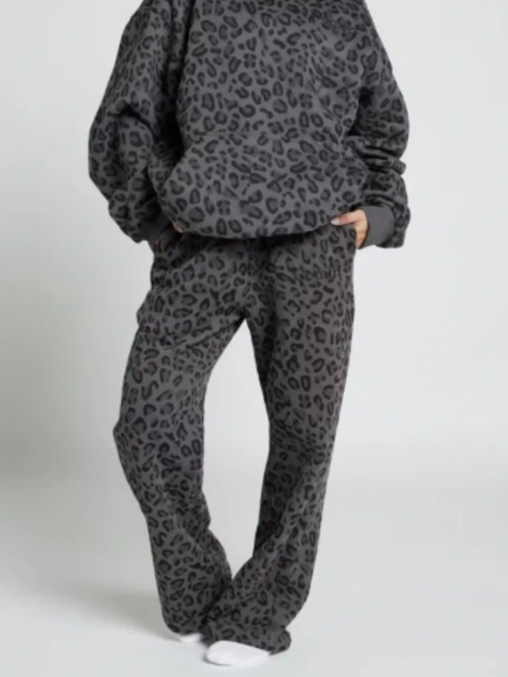 Comfrt Sweatpants Womens Small Panther Print Gray Black Minimalist Straight Leg